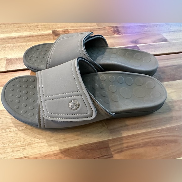 Vionic Shoes Vionic Mens Sandals Size 1 Poshmark